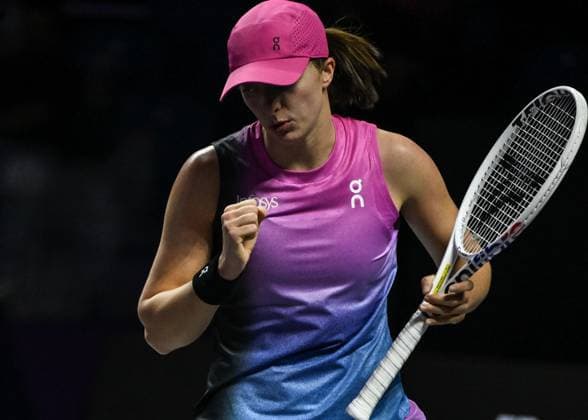 WTA, Tennis Damen Finals 2024 - Day 2 RIYADH, SAUDI ARABIA - NOVEMBER 03: Iga Swiatek of Poland during her match against Barbora Krejcikovas of Czech Republic on day 2 of the 2024 WTA Finals, part of the Hologic WTA Tour, held at King Saud University Indoor Arena on November 03, 2024, in Riyadh, Saudi Arabia. Riyadh Saudi Arabia  Copyright: xArturxWidakx originalFilename:widak-wtafinal241103_np7rn.jpg