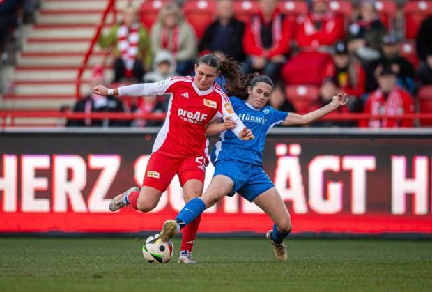 Soccer, Women, Season 2024 2025, 2 Bundesliga 9 Matchday , 1 FC Union Berlin SV Meppen, v l Antonia Halverkamps 1 FC Union , Marie Bleil SV Meppen , 03 11 2024, Copyright: xSebastianxRäppold MatthiasxKochx