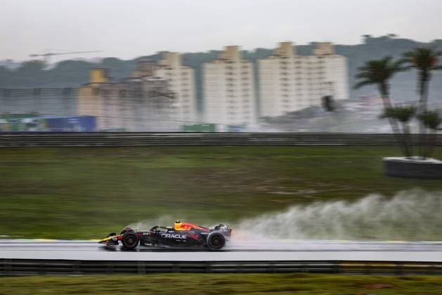 11 PEREZ Sergio (mex), Red Bull Racing RB20, action during the Formula 1 Grande Premio de Sao Paulo 2024, 21th round of the 2024 Formula One World Championship, WM, Weltmeisterschaft from November 1 to 3, 2024 on the Interlagos Circuit, in Sao Paulo, Brazil - F1 - SAO PAULO GRAND PRIX 2024 DPPI Panoramic  241103_R21_BRASILE_DP_FGDN0102