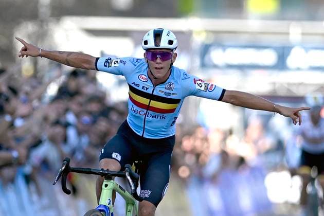 2024 UEC Cyclo-Cross EC - Men Elite PONTEVEDRA, SPAIN - NOVEMBER 03 : Nys Thibau (BEL) wins during the 2024 UEC Cyclo-Cross European Championships for Men Elite on November 03, 2024 in Pontevedra, Spain, 03 11 2024 Pontevedra Spain  Copyright: xNicoxVereeckenx