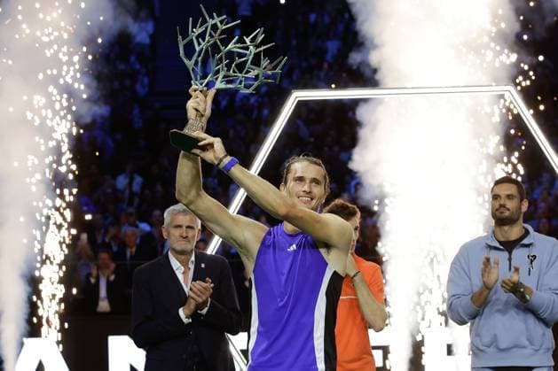 ROLEX PARIS MASTERS TENNIS 2024 Paris, 03 11 2024 Final, Alexander Zverev GER Ugo Humbert FRA f l Award ceremony Rolex Masters 2024, winner Alexander Zverev GER with trophy Copyright: AntonioxBorga