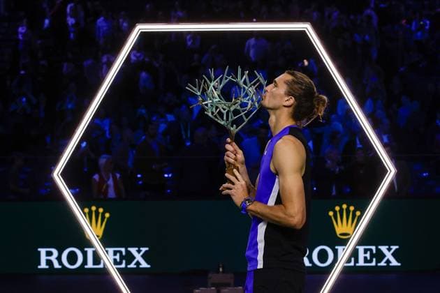 ROLEX PARIS MASTERS TENNIS 2024 Paris, 03 11 2024 Final, Alexander Zverev GER Ugo Humbert FRA f l Award ceremony Rolex Masters 2024, winner Alexander Zverev GER with trophy, kisses the trophy Copyright: AntonioxBorga