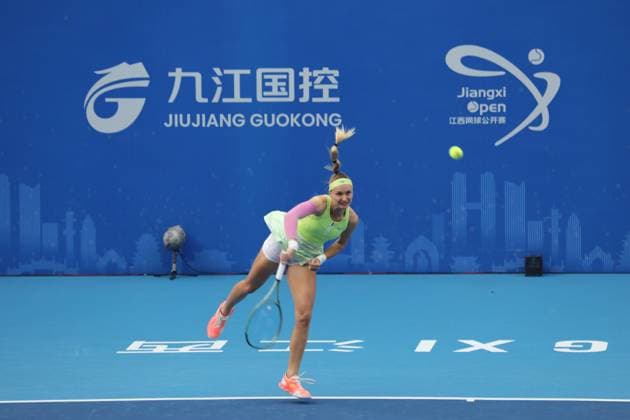 China Jiujiang WTA, Tennis Damen Jiangxi Open Rebecca Sramkova of Slovakia returns a hit to Viktorija Golubic of Switzerland during the final of the WTA Jiangxi Open in Jiujiang city in central China s Jiangxi province Sunday, Nov. 03, 2024. Golubic beat Sramkova by 6-3, 7-5., Credit:FEATURECHINA Avalon CHINA, JIANGXI, JIUJIANG  Copyright: xFEATURECHINAx xAvalonx 0777791891st