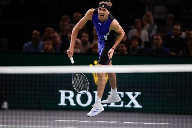 ROLEX PARIS MASTERS TENNIS 2024 Paris, 03 11 2024 Final, Alexander Zverev GER Ugo Humbert FRA v l Award ceremony Rolex Masters 2024, winner Alexander Zverev GER makes a serve Copyright: AntonioxBorga