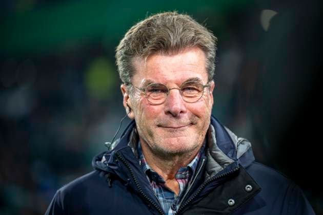 29 10 2024 Football DFB Cup, 2nd round, VfL Wolfsburg Borussia Dortmund in the Volkswagen Arena Dieter Hecking enters the stadium Important note According to the regulations of the DFL German Football League and the DFB German Football Association, it is prohibited to use or have used photographs taken in the stadium and or of the match in the form of sequential images and or video-like photo series Copyright: xDavidxInderliedx