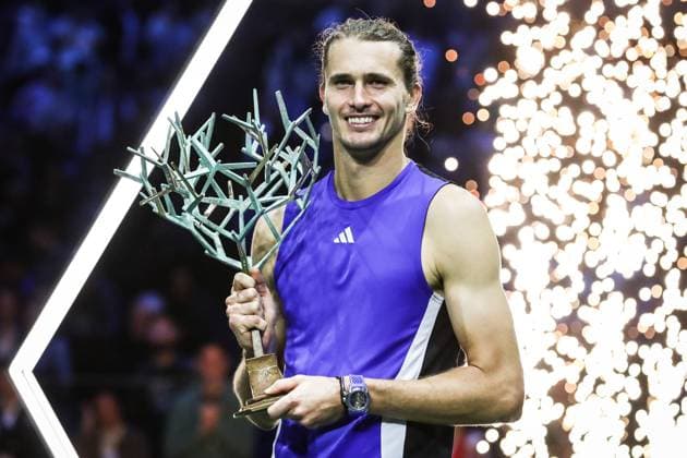 November 3, 2024, Paris, France: ALEXANDER ZVEREV of Germany celebrates with the trophy after winning the Men s Singles Final of the Rolex Paris Masters 1000 tennis tournament at Accor Arena. Paris France - ZUMAm308 20241103_zsp_m308_016 Copyright: xMatthieuxMirvillex