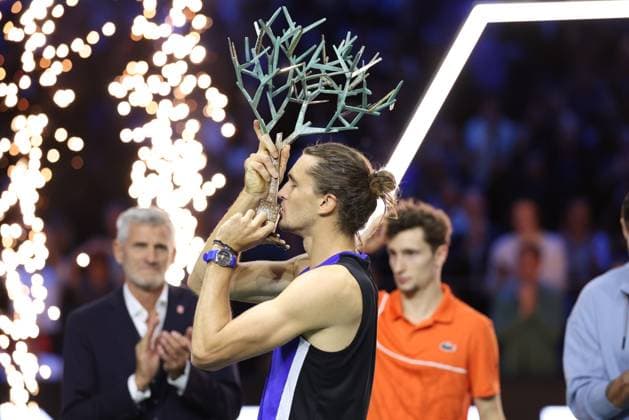 ROLEX PARIS MASTERS TENNIS 2024 Thierry Larret Maxppp. Tennis. Rolex Paris Masters. Accorhotels Arena, Paris (75), le 3 Novembre 2024. Finale : Alexander ZVEREV (GER) vs Ugo HUMBERT (FRA). Paris (75) ACCORHOTELS ARENA ILE DE FRANCE FRANCE  Copyright: xMAXPPPxThierryxLarretx TL_20241103_1044 0777794216st
