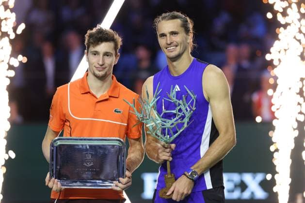 ROLEX PARIS MASTERS TENNIS 2024 Thierry Larret Maxppp. Tennis. Rolex Paris Masters. Accorhotels Arena, Paris (75), le 3 Novembre 2024. Finale : Alexander ZVEREV (GER) vs Ugo HUMBERT (FRA). Paris (75) ACCORHOTELS ARENA ILE DE FRANCE FRANCE  Copyright: xMAXPPPxThierryxLarretx TL_20241103_1054 0777794249st