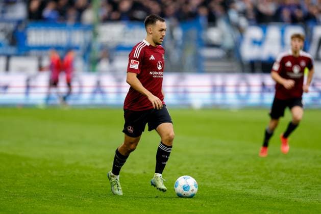 Hamburg, November 3, 2024 Football, 2 Bundesliga 2024 25, Hamburger SV 1 FC Nürnberg Julian Justvan 1 FC Nürnberg, 10 DFL REGULATIONS PROHIBIT ANY USE OF PHOTOGRAPHS AS IMAGE SEQUENCES AND OR QUASI VIDEO