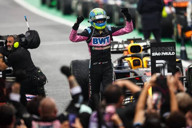 OCON Esteban (fra), Alpine F1 Team A524, portrait celebrates the podium during the Formula 1 Grande Premio de Sao Paulo 2024, 21th round of the 2024 Formula One World Championship, WM, Weltmeisterschaft from November 1 to 3, 2024 on the Interlagos Circuit, in Sao Paulo, Brazil - F1 - SAO PAULO GRAND PRIX 2024 DPPI Panoramic  241103_R21_BRASILE_DP_XB3_5145_1