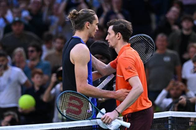 Final Of The Rolex Paris Masters Alexander Zverev (GER) wins his first Rolex Paris Masters defeating Ugo Humbert (FRA) at the 2024 Rolex Paris Masters at the Accor Arena in Paris, France, on November 3, 2024. Photo by Corinne Dubreuil ABACAPRESS.COM Paris France  Copyright: xDubreuilxCorinne ABACAx
