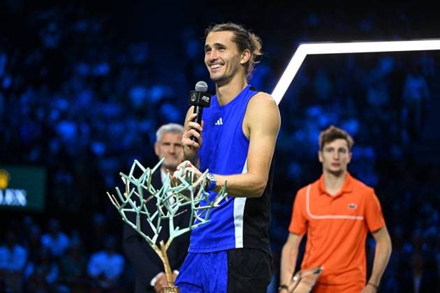 Final Of The Rolex Paris Masters Alexander Zverev (GER) wins his first Rolex Paris Masters defeating Ugo Humbert (FRA) at the 2024 Rolex Paris Masters at the Accor Arena in Paris, France, on November 3, 2024. Photo by Corinne Dubreuil ABACAPRESS.COM Paris France  Copyright: xDubreuilxCorinne ABACAx