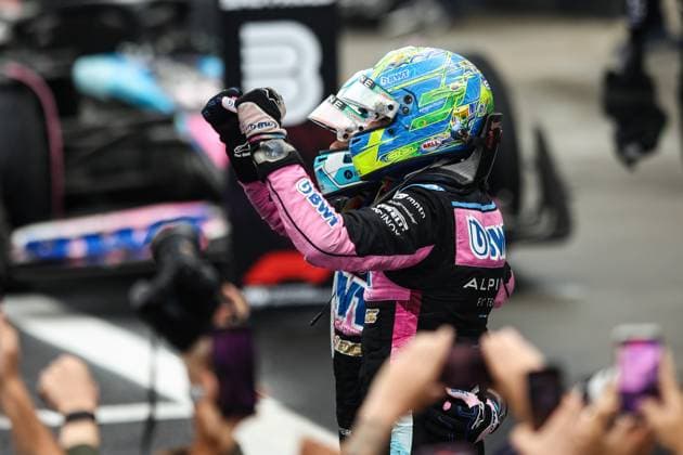 GASLY Pierre (fra), Alpine F1 Team A524, portrait OCON Esteban (fra), Alpine F1 Team A524, portrait during the Formula 1 Grande Premio de Sao Paulo 2024, 21th round of the 2024 Formula One World Championship, WM, Weltmeisterschaft from November 1 to 3, 2024 on the Interlagos Circuit, in Sao Paulo, Brazil - F1 - SAO PAULO GRAND PRIX 2024 DPPI Panoramic 241103_R21_BRASILE_DP_XB3_5160_1