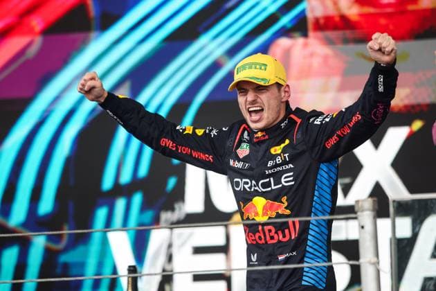 VERSTAPPEN Max (ned), Red Bull Racing RB20, portrait podium during the Formula 1 Grande Premio de Sao Paulo 2024, 21th round of the 2024 Formula One World Championship, WM, Weltmeisterschaft from November 1 to 3, 2024 on the Interlagos Circuit, in Sao Paulo, Brazil - F1 - SAO PAULO GRAND PRIX 2024 DPPI Panoramic  241103_R21_BRASILE_DP_XB3_5249
