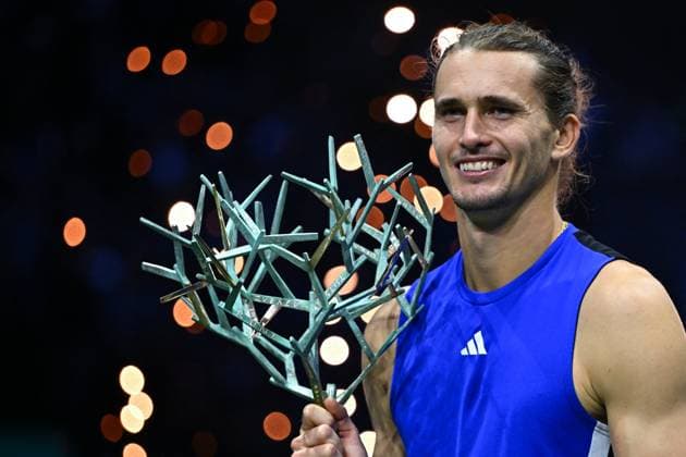 Final Of The Rolex Paris Masters Alexander Zverev (GER) wins his first Rolex Paris Masters defeating Ugo Humbert (FRA) at the 2024 Rolex Paris Masters at the Accor Arena in Paris, France, on November 3, 2024. Photo by Corinne Dubreuil ABACAPRESS.COM Paris France  Copyright: xDubreuilxCorinne ABACAx