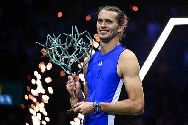 Final Of The Rolex Paris Masters Alexander Zverev (GER) wins his first Rolex Paris Masters defeating Ugo Humbert (FRA) at the 2024 Rolex Paris Masters at the Accor Arena in Paris, France, on November 3, 2024. Photo by Corinne Dubreuil ABACAPRESS.COM Paris France  Copyright: xDubreuilxCorinne ABACAx