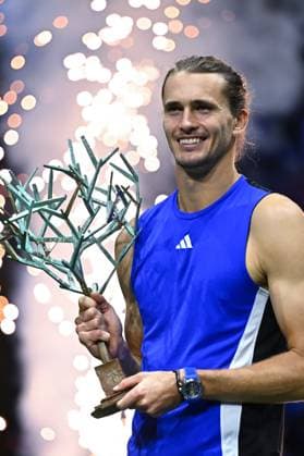 Final Of The Rolex Paris Masters Alexander Zverev (GER) wins his first Rolex Paris Masters defeating Ugo Humbert (FRA) at the 2024 Rolex Paris Masters at the Accor Arena in Paris, France, on November 3, 2024. Photo by Corinne Dubreuil ABACAPRESS.COM Paris France  Copyright: xDubreuilxCorinne ABACAx