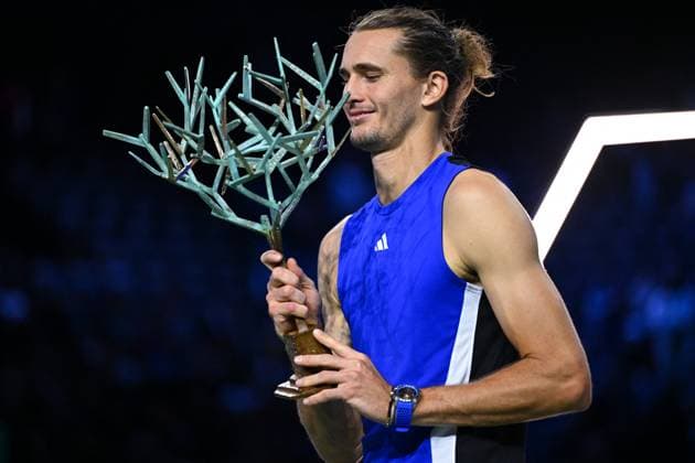 Final Of The Rolex Paris Masters Alexander Zverev (GER) wins his first Rolex Paris Masters defeating Ugo Humbert (FRA) at the 2024 Rolex Paris Masters at the Accor Arena in Paris, France, on November 3, 2024. Photo by Corinne Dubreuil ABACAPRESS.COM Paris France  Copyright: xDubreuilxCorinne ABACAx