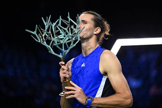 Final Of The Rolex Paris Masters Alexander Zverev (GER) wins his first Rolex Paris Masters defeating Ugo Humbert (FRA) at the 2024 Rolex Paris Masters at the Accor Arena in Paris, France, on November 3, 2024. Photo by Corinne Dubreuil ABACAPRESS.COM Paris France  Copyright: xDubreuilxCorinne ABACAx