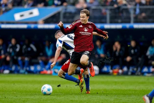 Hamburg, 3 November 2024 Football, 2 Bundesliga 2024 25, Hamburger SV 1 FC Nürnberg Lukasz Poreba Hamburger SV, 6 , Caspar Jander 1 FC Nürnberg, 20 DFL REGULATIONS PROHIBIT ANY USE OF PHOTOGRAPHS AS IMAGE SEQUENCES AND OR QUASI VIDEO