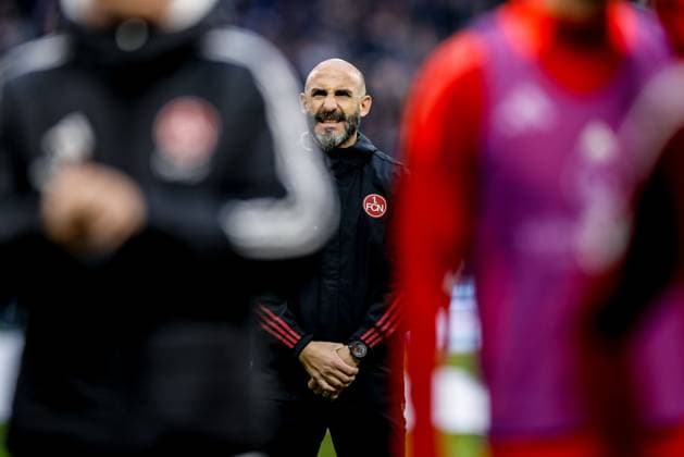 Hamburg, November 3, 2024 Football, 2 Bundesliga 2024 25, Hamburger SV 1 FC Nürnberg Javier Pinola 1 FC Nürnberg, Co Coach DFL REGULATIONS PROHIBIT ANY USE OF PHOTOGRAPHS AS IMAGE SEQUENCES AND OR QUASI VIDEO