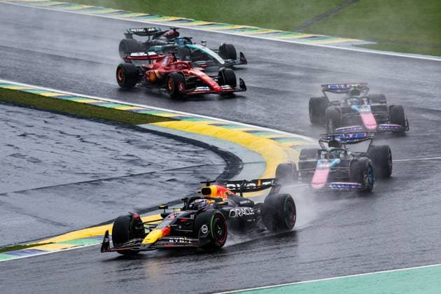 01 VERSTAPPEN Max (nld), Red Bull Racing RB20, 31 OCON Esteban (fra), Alpine F1 Team A524, GASLY Pierre (fra), Alpine F1 Team A524, NORRIS Lando (gbr), McLaren F1 Team MCL38, during the Formula 1 Grande Premio de Sao Paulo 2024, 21th round of the 2024 Formula One World Championship, WM, Weltmeisterschaft from November 1 to 3, 2024 on the Interlagos Circuit, in Sao Paulo, Brazil - F1 - SAO PAULO GRAND PRIX 2024 DPPI Panoramic 241103_R21_BRASILE_DP_FGDN8333