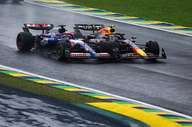 30 LAWSON Liam (nzl), Visa Cash App RB F1 Team VCARB 01, 11 PEREZ Sergio (mex), Red Bull Racing RB20, action during the Formula 1 Grande Premio de Sao Paulo 2024, 21th round of the 2024 Formula One World Championship, WM, Weltmeisterschaft from November 1 to 3, 2024 on the Interlagos Circuit, in Sao Paulo, Brazil - F1 - SAO PAULO GRAND PRIX 2024 DPPI Panoramic 241103_R21_BRASILE_DP_FGDN8464