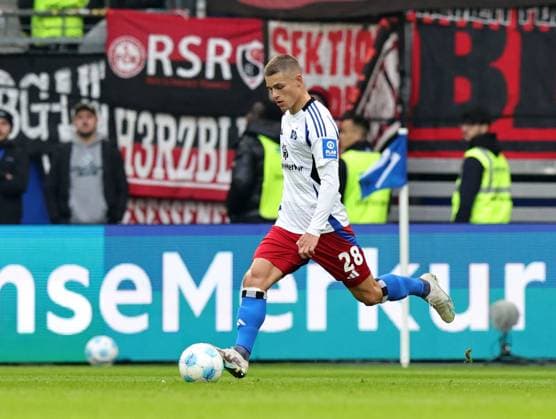 03 11 2024 Soccer Season 2024 2025 2 Soccer Bundesliga 11 Matchday Hamburger SV HSV 1 FC Nürnberg FCN Club Sportfoto Zink DaMa xdaxmax DFL regulations prohibit any use of photographs as image sequences and or quasi video only for editorial use Miro Muheim 28, Hamburger SV HSV
