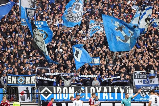 03 11 2024 Soccer Season 2024 2025 2 Soccer Bundesliga 11 Matchday Hamburger SV HSV 1 FC Nürnberg FCN Club Sportfoto Zink DaMa xdaxmax DFL regulations prohibit any use of photographs as image sequences and or quasi video only for editorial use Symbolbild Symbolfoto Feature Impression Zuschauer Publikum Fans of HSV with waving flags