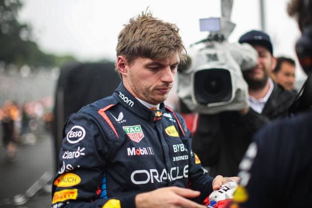 VERSTAPPEN Max (ned), Red Bull Racing RB20, portrait during the Formula 1 Grande Premio de Sao Paulo 2024, 21th round of the 2024 Formula One World Championship, WM, Weltmeisterschaft from November 1 to 3, 2024 on the Interlagos Circuit, in Sao Paulo, Brazil - F1 - SAO PAULO GRAND PRIX 2024 DPPI Panoramic  241103_R21_BRASILE_DP_XB3_4103