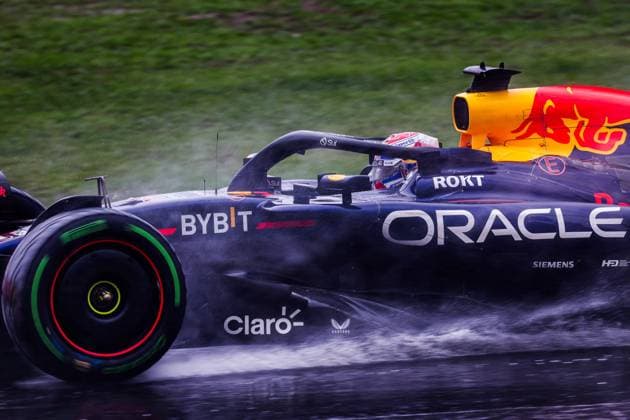01 VERSTAPPEN Max (nld), Red Bull Racing RB20, action during the Formula 1 Grande Premio de Sao Paulo 2024, 21th round of the 2024 Formula One World Championship, WM, Weltmeisterschaft from November 1 to 3, 2024 on the Interlagos Circuit, in Sao Paulo, Brazil - F1 - SAO PAULO GRAND PRIX 2024 DPPI Panoramic  241103_R21_BRASILE_DP_AV3_9604