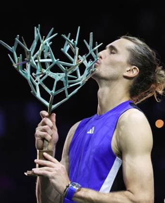 (241104) -- PARIS, Nov. 4, 2024 -- Alexander Zverev kisses the trophy after the men s singles final match between Alexander Zverev of Germany and Ugo Humbert of France at Paris ATP, Tennis Herren Masters 1000 tennis tournament in Paris, France, Nov. 3, 2024. Alexander Zverev claimed the title. ) (SP)FRANCE-PARIS-TENNIS-ATP MASTERS 1000-FINAL GaoxJing 