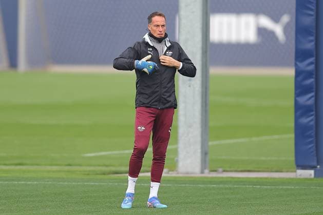 RB Leipzig Training 1 Bundesliga Leipzig, 04 11 2024, Training center at Cottaweg, Season 2024 2025, Football, Men, 1 Bundesliga , RB Leipzig Training , In the picture goalkeeper coach Frederik Gößling Goessling ,