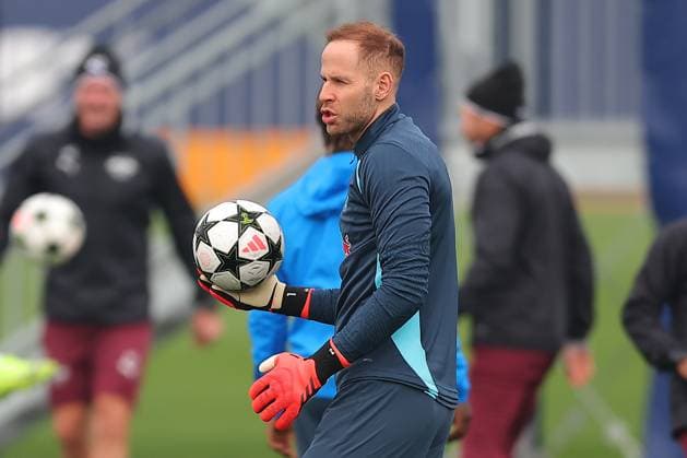 RB Leipzig Training 1 Bundesliga Leipzig, 04 11 2024, Training center at Cottaweg, Season 2024 2025, Football, Men, 1 Bundesliga , RB Leipzig Training , In the picture goalkeeper Peter Gulacsi ,