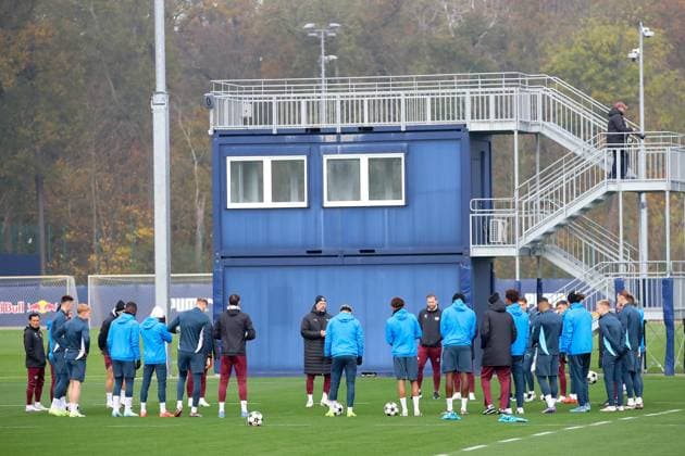 RB Leipzig Training 1 Bundesliga Leipzig, 04 11 2024, Training center at Cottaweg, Season 2024 2025, Football, Men, 1 Bundesliga , RB Leipzig Training , In the picture coach Marco Rose gives a speech before the training ,