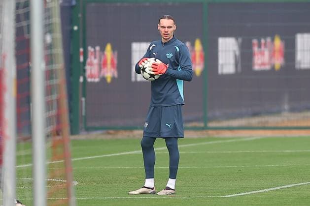 RB Leipzig Training 1 Bundesliga Leipzig, 04 11 2024, Training center at Cottaweg, Season 2024 2025, Football, Men, 1 Bundesliga , RB Leipzig Training , In the picture goalkeeper Maarten Vandevoordt ,