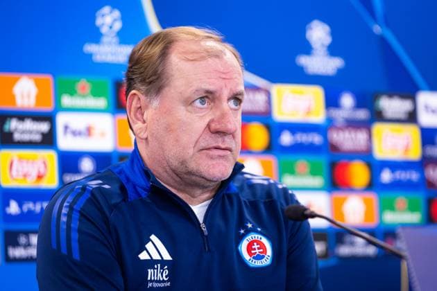 SLOVAN BRATISLAVA - GNK DINAMO ZAGREB press conference, PK, Pressekonferenz Head coach of Slovan Vladimir Weiss sr during the press conference ahead of league phase of UEFA Champions League football match between SK Slovan Bratislava and GNK Dinamo Zagreb. Bratislava, Slovakia, November 04, 2024. PUBLICATION NOT IN SLOVAKIA Copyright: xx slovan_dinamo_pressconference004