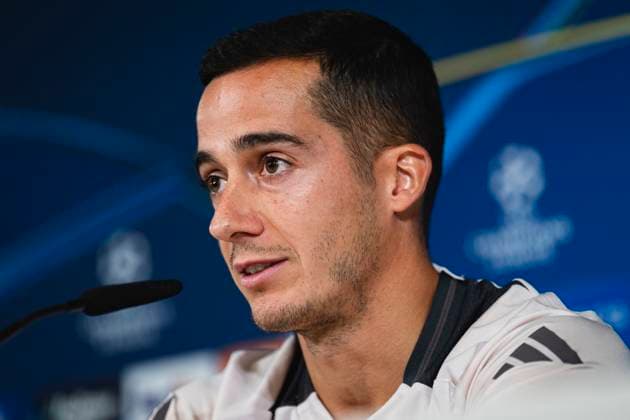 Champions League 2024 25 League Phase MD4: Real Madrid Training Session and press conference, PK, Pressekonferenz Lucas Vazquez of Real Madrid CF seen speaking during the UEFA Champions League 2024 25 League Phase MD4 training and press conference at Ciudad Real Madrid on November 4, 2024 in Madrid, Spain. Valdebebas Ciudad Real Madrid Madrid Spain Copyright: xAlbertoxGardinx AGardin_20241104_Football_Champions_Real_Madrid_PC_030
