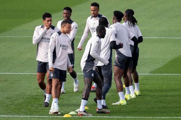 Champions League 2024 25 League Phase MD4: Real Madrid Training Session and press conference, PK, Pressekonferenz Real Madrid players (from L to R) Jude Bellingham, Kylian Mbappe, Vinicius Junior, Eder Militao, Ferland Mendy, Antonio Rudiger, Aurelien Tchouameni, Eduardo Camavinga seen training during the UEFA Champions League 2024 25 League Phase MD4 training and press conference at Ciudad Real Madrid on November 4, 2024 in Madrid, Spain. Valdebebas Ciudad Real Madrid Madrid Spain Copyright: xAlbertoxGardinx AGardin_20241104_Football_Champions_Real_Madrid_PC_039