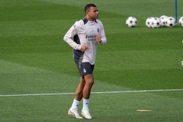 Champions League 2024 25 League Phase MD4: Real Madrid Training Session and press conference, PK, Pressekonferenz Kylian Mbappe of Real Madrid CF seen training during the UEFA Champions League 2024 25 League Phase MD4 training and press conference at Ciudad Real Madrid on November 4, 2024 in Madrid, Spain. Valdebebas Ciudad Real Madrid Madrid Spain Copyright: xAlbertoxGardinx AGardin_20241104_Football_Champions_Real_Madrid_PC_069