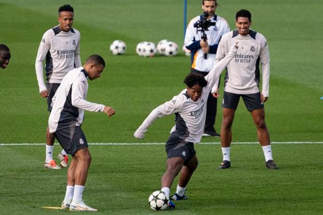 Champions League 2024 25 League Phase MD4: Real Madrid Training Session and press conference, PK, Pressekonferenz Real Madrid players (from L to R) Eder Militao, Kylian Mbappe, Endrick Felipe Moreira de Sousa, Jude Bellingham seen training during the UEFA Champions League 2024 25 League Phase MD4 training and press conference at Ciudad Real Madrid on November 4, 2024 in Madrid, Spain. Valdebebas Ciudad Real Madrid Madrid Spain Copyright: xAlbertoxGardinx AGardin_20241104_Football_Champions_Real_Madrid_PC_087