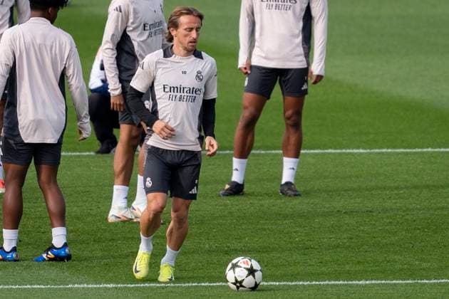 Champions League 2024 25 League Phase MD4: Real Madrid Training Session and press conference, PK, Pressekonferenz Luka Modric of Real Madrid CF seen training during the UEFA Champions League 2024 25 League Phase MD4 training and press conference at Ciudad Real Madrid on November 4, 2024 in Madrid, Spain. Valdebebas Ciudad Real Madrid Madrid Spain Copyright: xAlbertoxGardinx AGardin_20241104_Football_Champions_Real_Madrid_PC_090