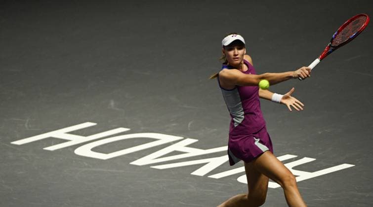 WTA, Tennis Damen Finals 2024 - Day 3 RIYADH, SAUDI ARABIA - NOVEMBER 04: Elena Rybakina of Kazakhstan during her match against Qinwen Zheng of China on day 3 of the 2024 WTA Finals, part of the Hologic WTA Tour, held at King Saud University Indoor Arena on November 04, 2024, in Riyadh, Saudi Arabia. Riyadh Saudi Arabia  Copyright: xArturxWidakx originalFilename:widak-wtafinal241104_npkQv.jpg