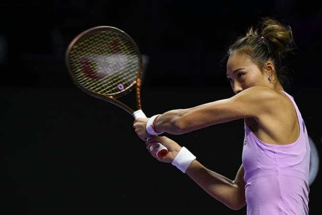 WTA, Tennis Damen Finals 2024 - Day 3 RIYADH, SAUDI ARABIA - NOVEMBER 04: Qinwen Zheng of China during her match against Elena Rybakina of Kazakhstan on day 3 of the 2024 WTA Finals, part of the Hologic WTA Tour, held at King Saud University Indoor Arena on November 04, 2024, in Riyadh, Saudi Arabia. Riyadh Saudi Arabia  Copyright: xArturxWidakx originalFilename:widak-wtafinal241104_npdGE.jpg
