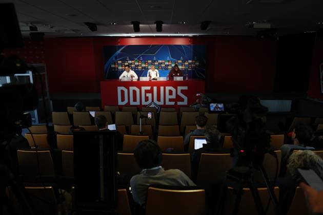 Camphin en pevele - FOOTBALL - LIGUE DES CHAMPIONS - LOSC - JUVENTUS PHOTOPQR VOIX DU NORD Pascal Bonniere ; 04 11 2024 ; Camphin en pevele , le 4 novembre 2024 , football , ligue des champions confÃ rence de presse du Losc avant le match Losc - Juventus de Turin au domaine de Luchin . photo Pascal Bonniere Bruno Genesio bafode Diakate France  Copyright: xPHOTOPQR VOIXxDUxNORD MAXPPPxPascalxBonnierex 20241104VDN7590 20241104VDN7590