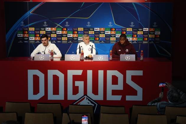 Camphin en pevele - FOOTBALL - LIGUE DES CHAMPIONS - LOSC - JUVENTUS PHOTOPQR VOIX DU NORD Pascal Bonniere ; 04 11 2024 ; Camphin en pevele , le 4 novembre 2024 , football , ligue des champions confÃ rence de presse du Losc avant le match Losc - Juventus de Turin au domaine de Luchin . photo Pascal Bonniere Bruno Genesio bafode Diakate France  Copyright: xPHOTOPQR VOIXxDUxNORD MAXPPPxPascalxBonnierex 20241104VDN7591 20241104VDN7591