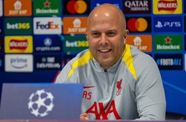 Football - UEFA Champions League - League Phase - Liverpool FC v Bayer 04 Leverkusen - MD-1 LIVERPOOL, ENGLAND - Monday, November 4, 2024: Liverpool s head coach Arne Slot during a press conference, PK, Pressekonferenz at Anfield ahead of the UEFA Champions League game between Liverpool FC and Bayer 04 Leverkusen. (Photo by David Rawcliffe Propaganda) LIVERPOOL Anfield MERSEYSIDE ENGLAND  Copyright: xDavidxRawcliffex P2024-11-04-Liverpool_Leverkusen_MD-1-40