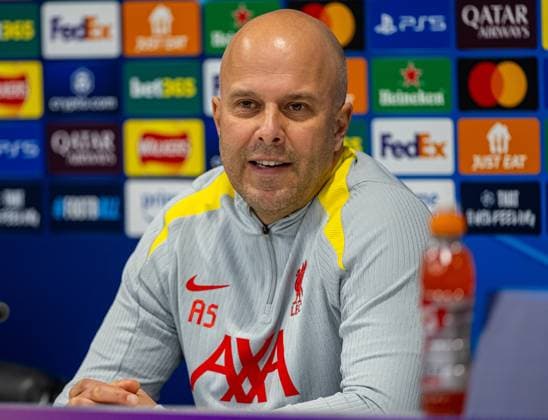 Football - UEFA Champions League - League Phase - Liverpool FC v Bayer 04 Leverkusen - MD-1 LIVERPOOL, ENGLAND - Monday, November 4, 2024: Liverpool s head coach Arne Slot during a press conference, PK, Pressekonferenz at Anfield ahead of the UEFA Champions League game between Liverpool FC and Bayer 04 Leverkusen. (Photo by David Rawcliffe Propaganda) LIVERPOOL Anfield MERSEYSIDE ENGLAND  Copyright: xDavidxRawcliffex P2024-11-04-Liverpool_Leverkusen_MD-1-42
