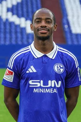 04 11 2024, Football, Season 2024 2025, 2 Bundesliga, Porträttermin FC Schalke 04, Christopher Antwi Adjei FC Schalke 04 Gelsenkirchen Veltins Arena NRW Germany xRHR FOTOx Copyright: RHR-FOTOx RHR-FOTO