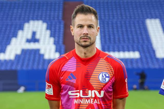 04 11 2024, Football, Season 2024 2025, 2 Bundesliga, Porträttermin FC Schalke 04, Michael Langer FC Schalke 04 Gelsenkirchen Veltins Arena NRW Germany xRHR FOTOx Copyright: RHR-FOTOx RHR-FOTO